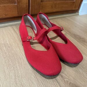 Red Women's Mary Jane Flats / Size 10